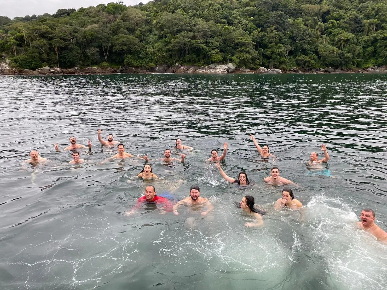 Banho de mar com a turma